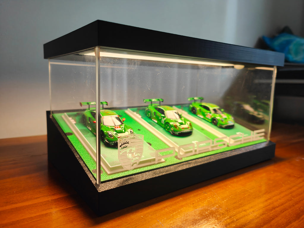 3 X diorama car Rexy display case.