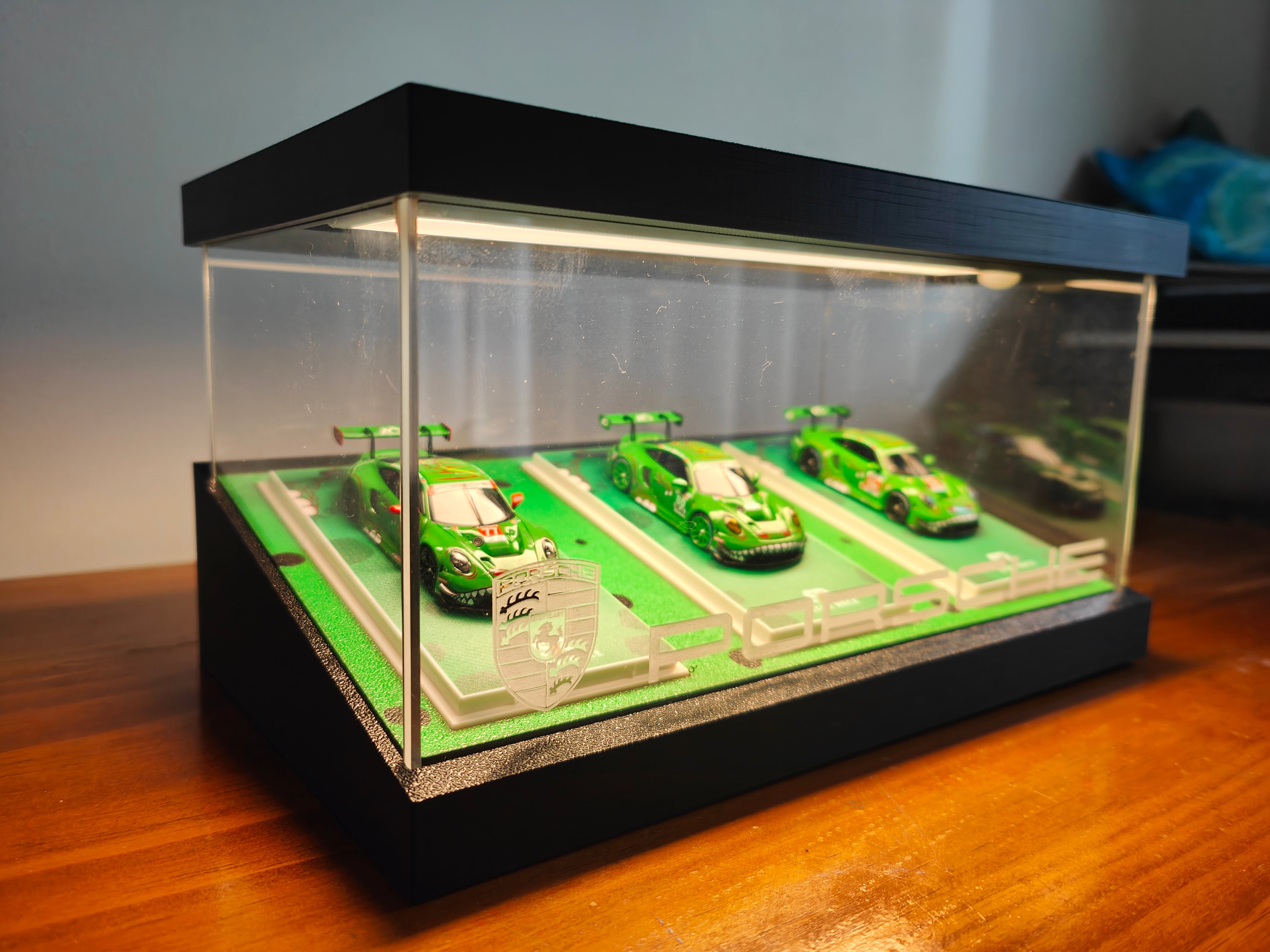 3 X diorama car Rexy display case.