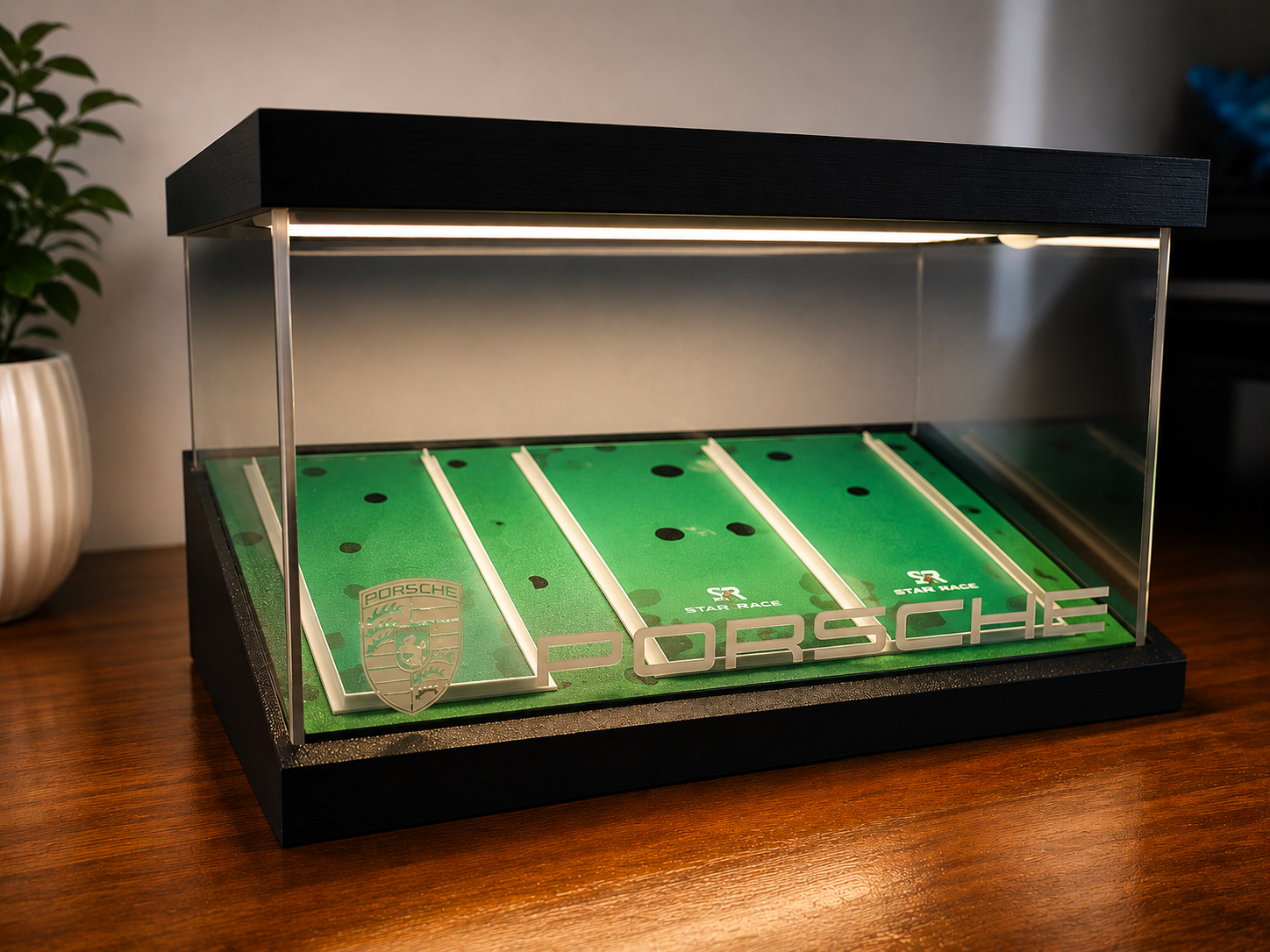 3 X diorama car Rexy display case.